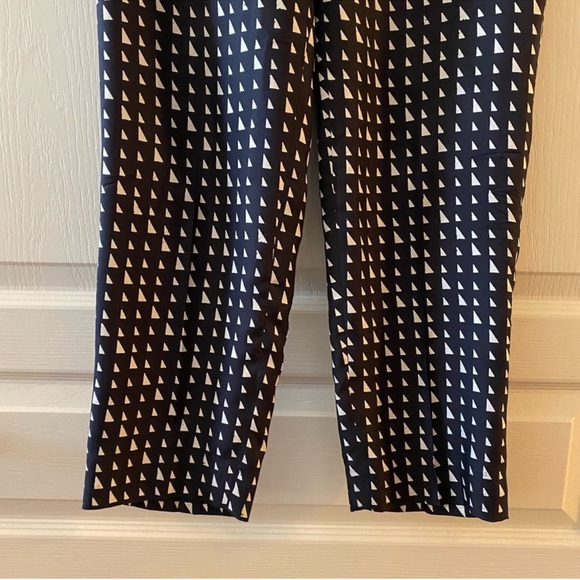 THEORY Silk Triangle Print Pull-On Trouser in Black & White - 2 - Picture 10 of 13